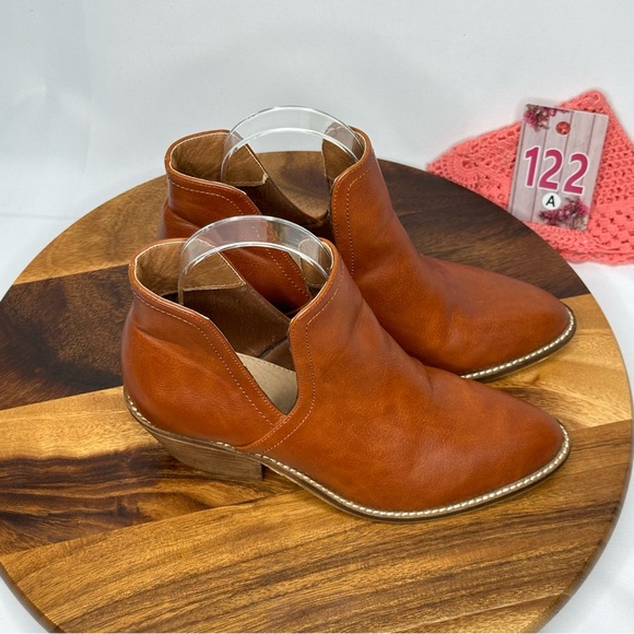 Beast Fashion Slip-On Side Cut Cognac Western Booties Size 6.5 - Picture 5 of 12